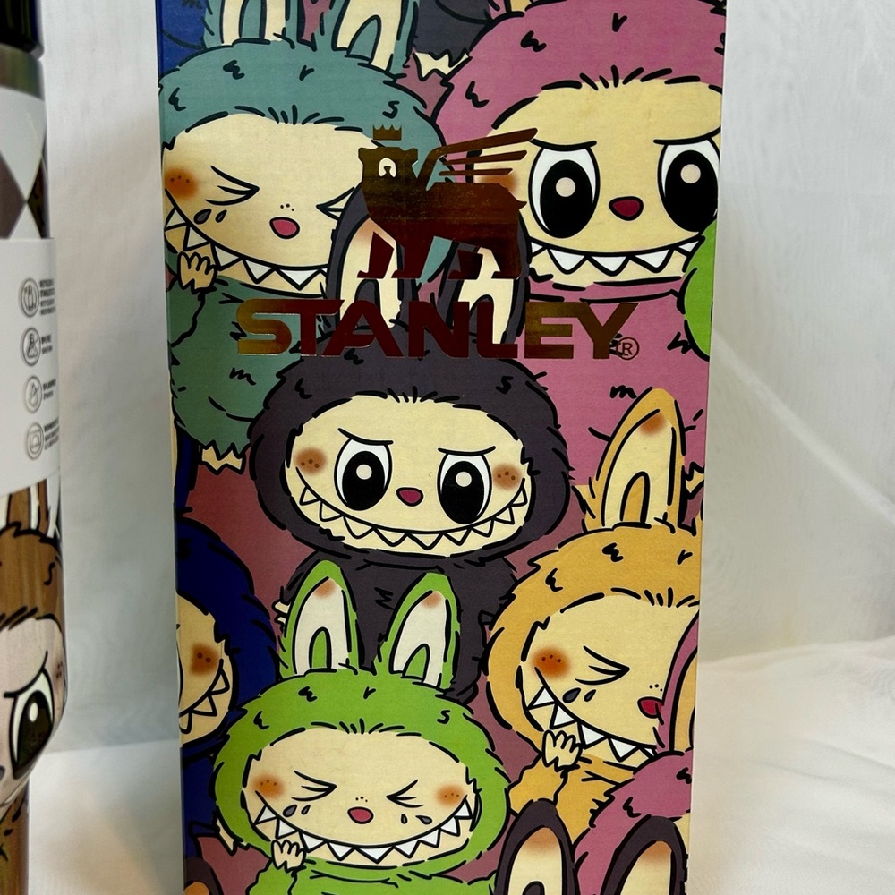 New Stanley Labubu 40 Ounce Quencher H2O Tumbler - Picture 8 of 10